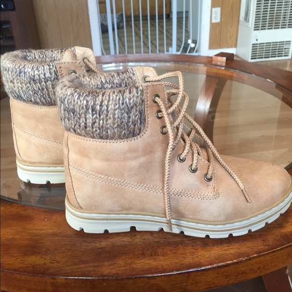 Boots - Picture 1 of 4